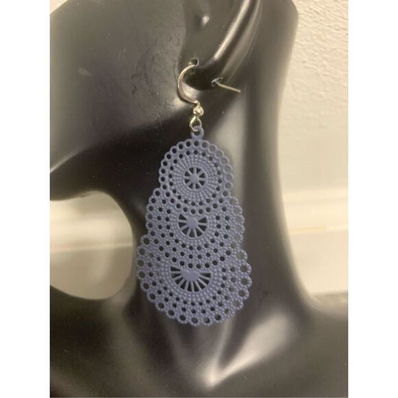 Laser Cut statement earrings - Picture 2 of 3